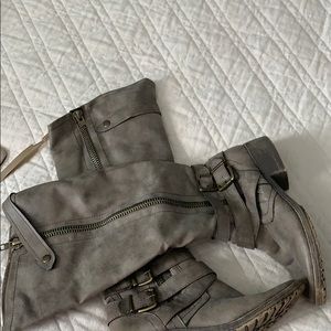 Knee High Riding boots! Super cute